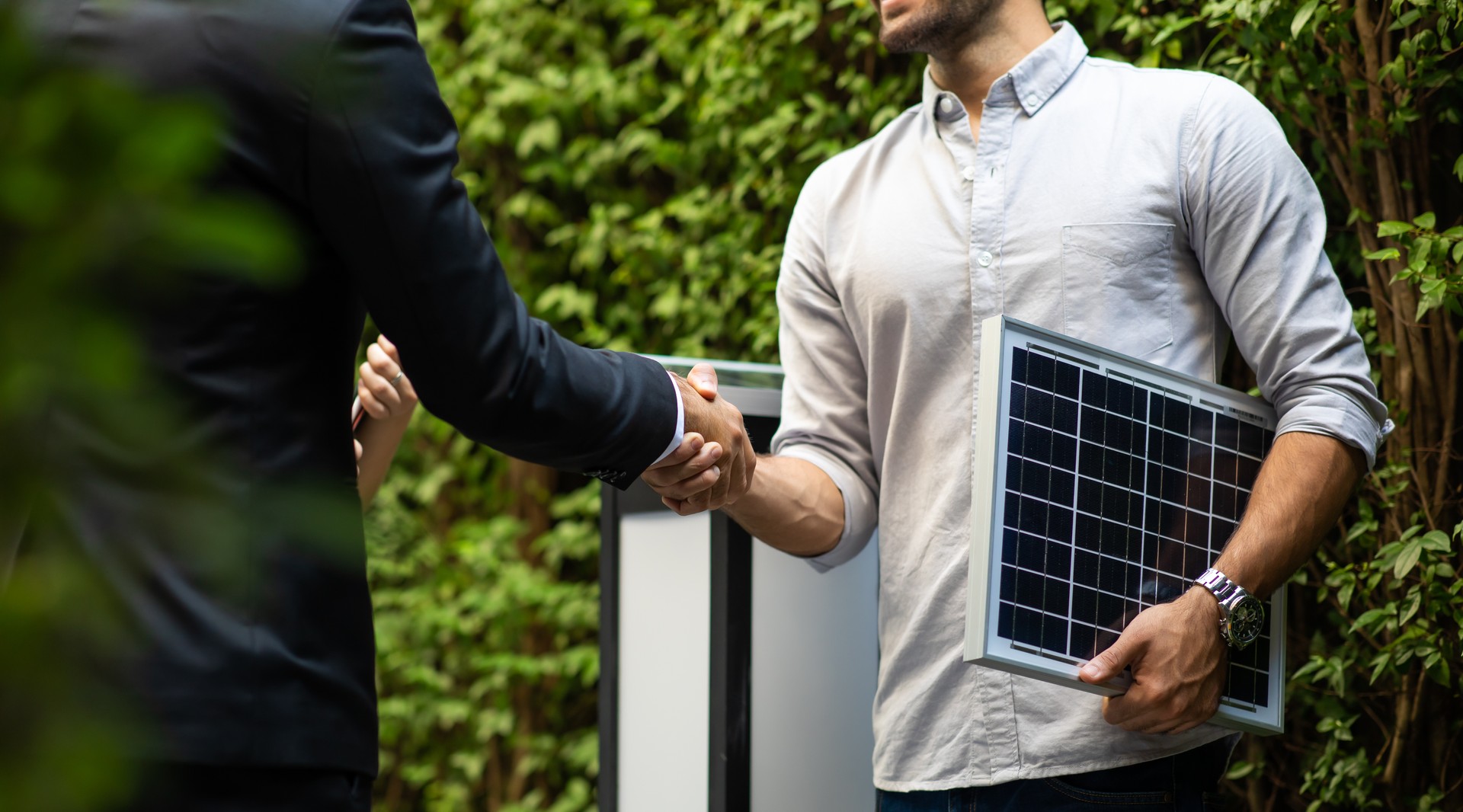 Curso de Energias Renováveis com Especialização em Manutenção de Sistemas Solares e Eólicos
